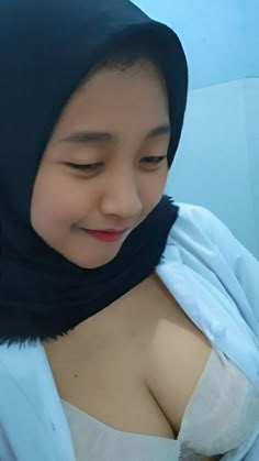 Latest Viral Abg Phenomenon Of ABG Viral SMA 2025 Ukhti Jilbab Wiwik One For All Indonesia