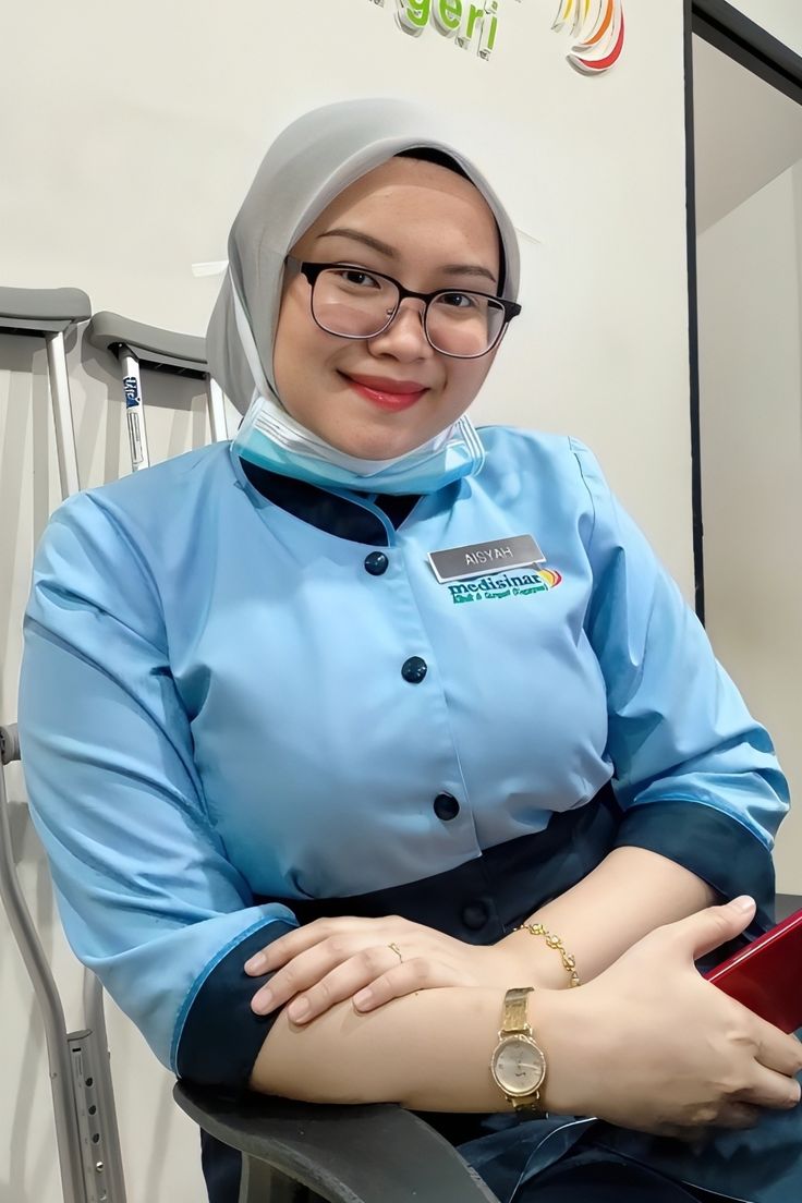 Viral Video Indo Hijaber cute karyawan bank berbaju biru hijab segiempat