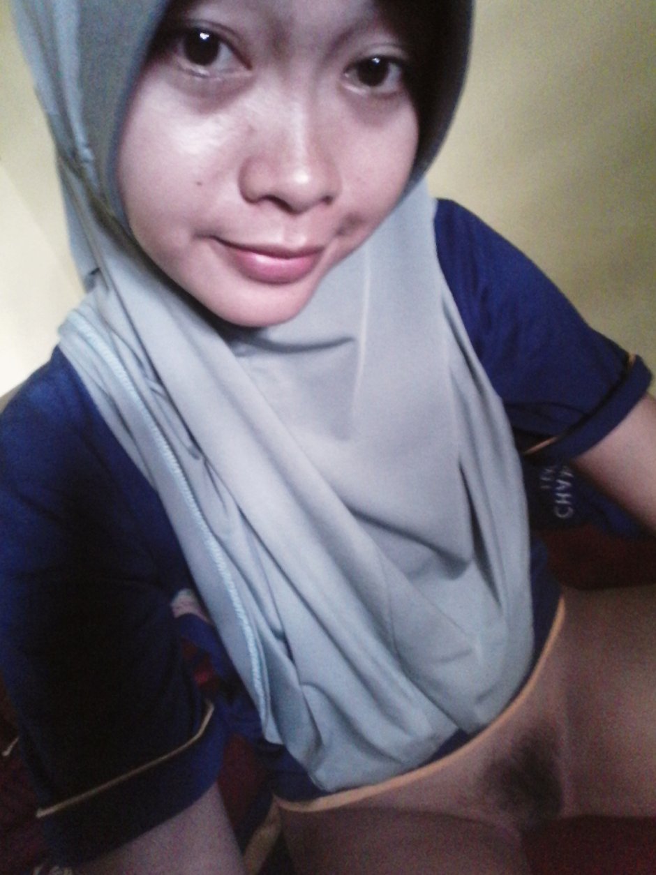 Jilbab Viral Indonesia Penantian Panjang Di Kamar Remang Today’s Phenomenon