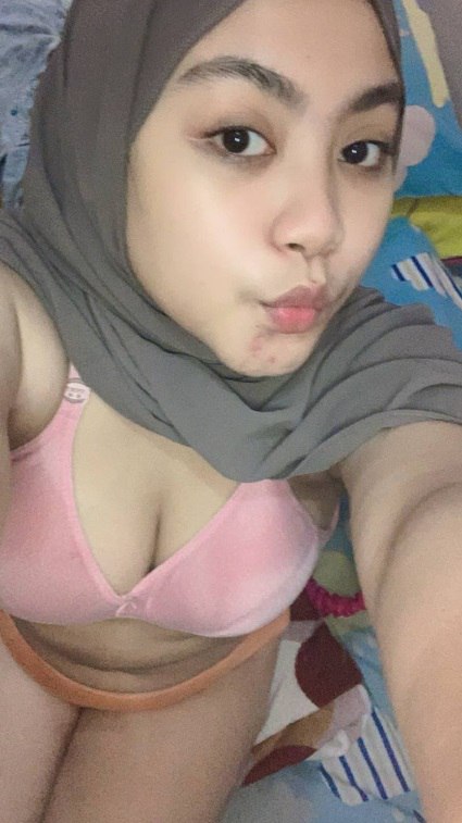 Viral Indo, Hijab Asal Malaysia yang Terinspirasi dari Yandex Biru