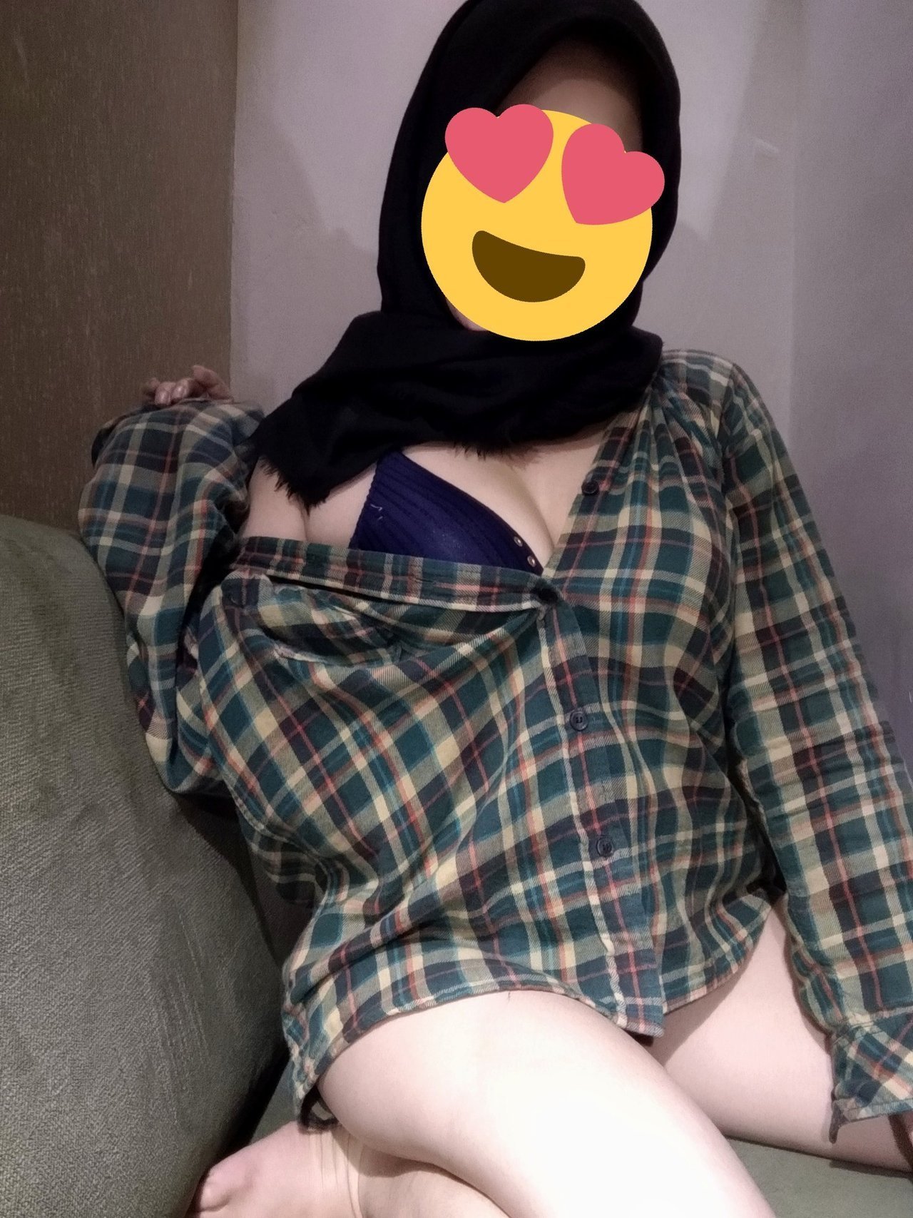 New Phenomena In 2026: Hijab Indo Abg Viral Sawit Jejak Bibir Di Bahu Yang Telanjang